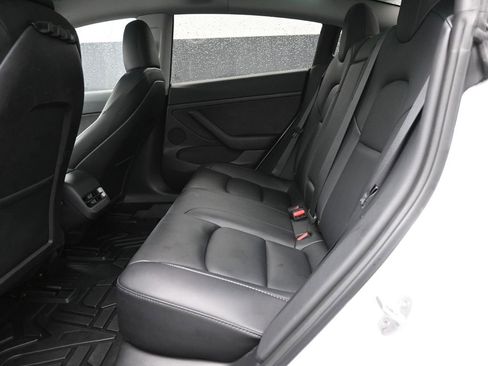 Used 2023 Tesla Model 3 Standard Range image 2