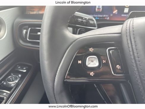 Certified 2025 Lincoln Aviator Black Label image 35