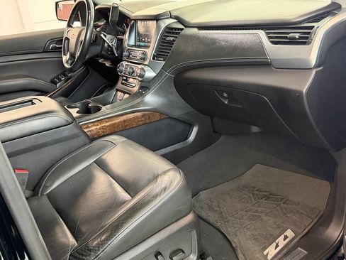 Used 2019 Chevrolet Tahoe LT w/ Z71 Midnight Edition AWD/4WD image 17