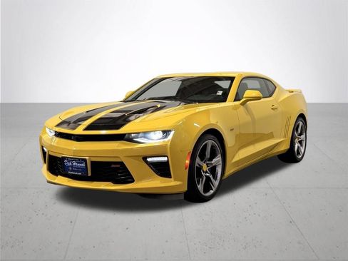 Used 2017 Chevrolet Camaro SS RWD image 2