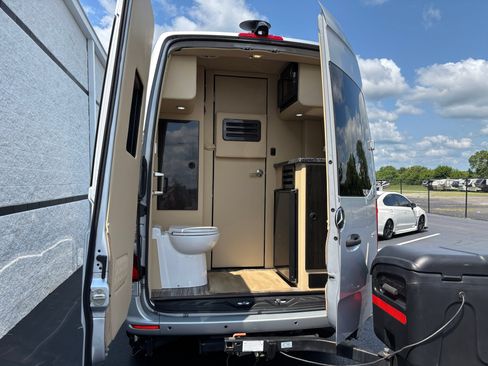 Used 2020 Mercedes-Benz Sprinter 2500 w/ Windows All Around Package image 13