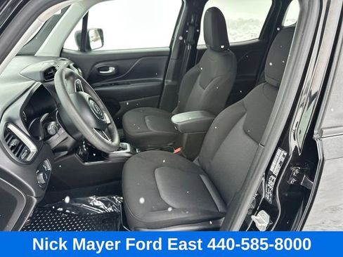 Used 2023 Jeep Renegade Latitude image 23