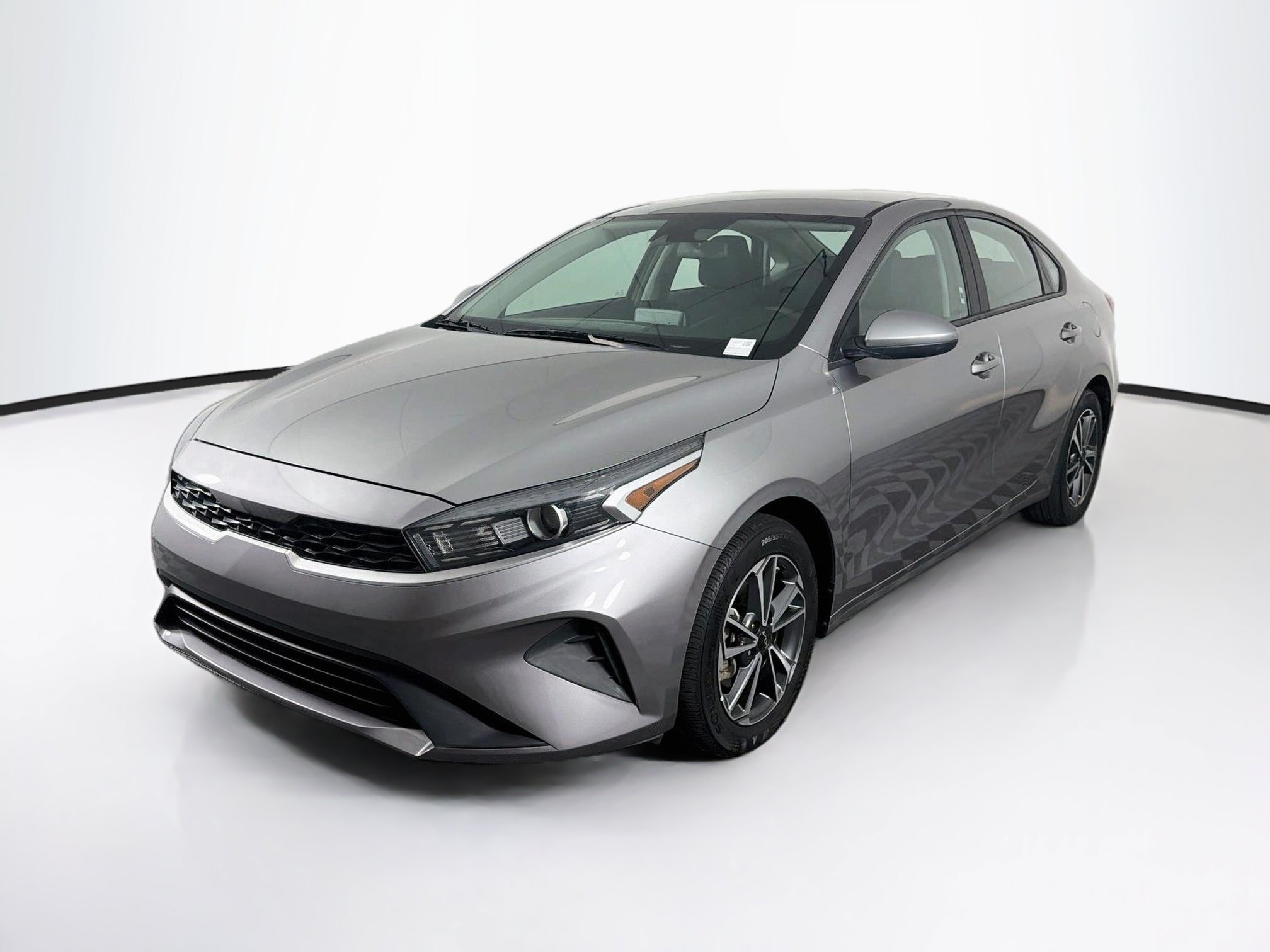 Used 2023 Kia Forte LXS FWD image 3