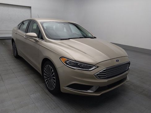 Used 2018 Ford Fusion SE w/ Fusion SE Technology Package FWD image 13