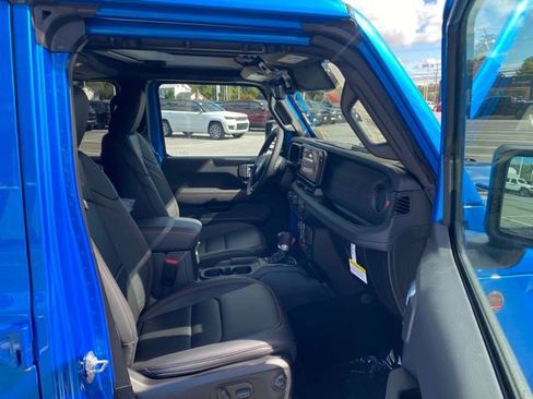 New 2025 Jeep Gladiator Rubicon image 30