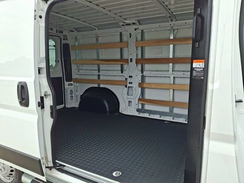 Used 2025 RAM ProMaster 2500 w/ U-Haul Equipment Group FWD image 8