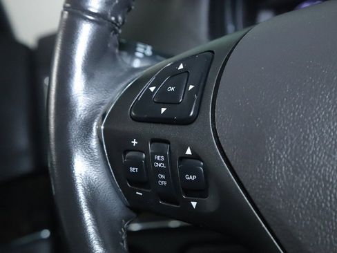 Used 2013 Lincoln MKT AWD image 24