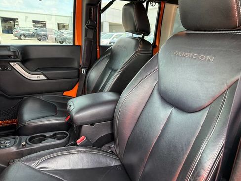 Used 2013 Jeep Wrangler Unlimited Rubicon w/ Dual Top Group AWD/4WD image 19