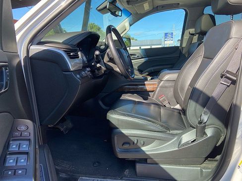 Used 2019 Chevrolet Suburban LT AWD/4WD image 17