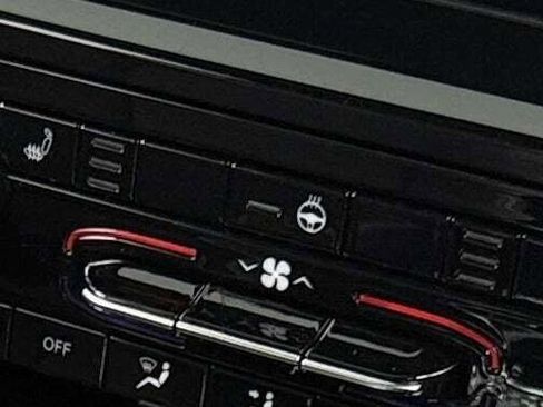 New 2025 Jeep Grand Cherokee L Laredo image 36