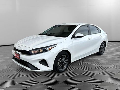 Used 2024 Kia Forte LXS w/ LXS Technology Package FWD image 1