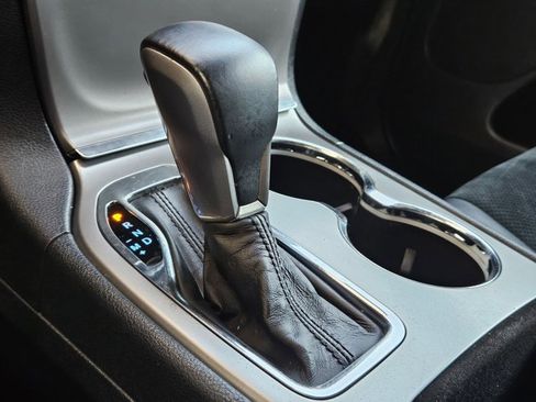 Used 2018 Jeep Grand Cherokee Altitude image 13