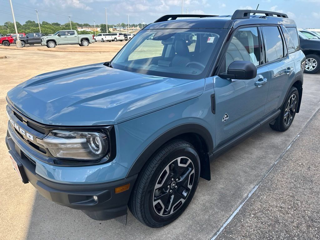 Used 2023 Ford Bronco Sport Outer Banks w/ Tech Package AWD/4WD image 3