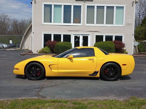 Used 2004 Chevrolet Corvette Z06 w/ Memory Package image 2