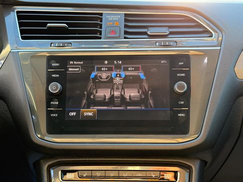 Used 2020 Volkswagen Tiguan SE w/ Panoramic Sunroof Package image 63