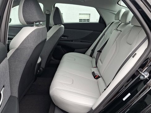 New 2026 Hyundai Elantra Limited FWD image 6