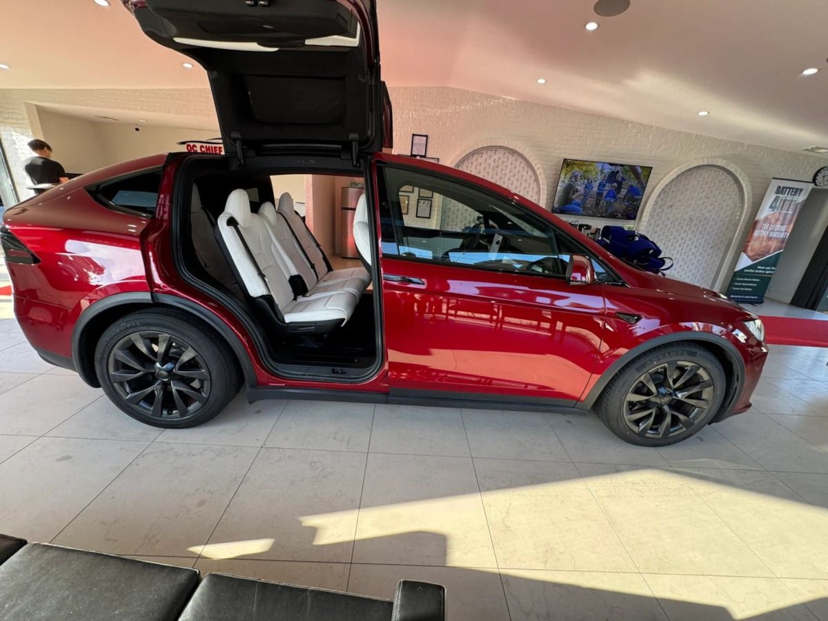 Used 2023 Tesla Model X AWD/4WD image 8