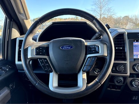 Used 2019 Ford F150 Lariat w/ Trailer Tow Package image 16