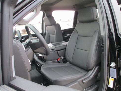 New 2026 GMC Sierra 2500 Pro image 11