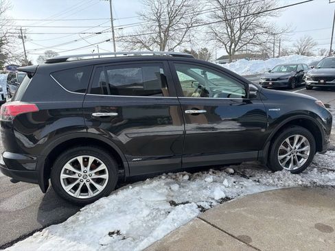 Used 2017 Toyota RAV4 Limited image 4
