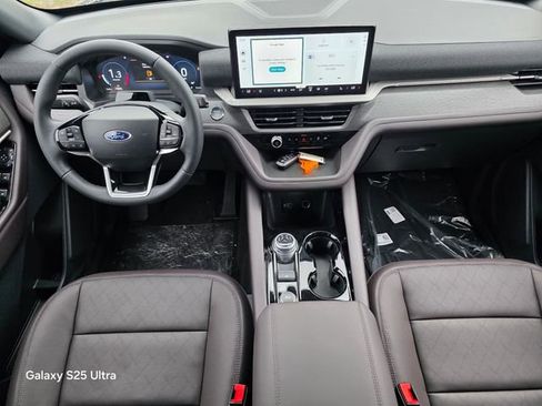 New 2026 Ford Explorer Platinum image 16