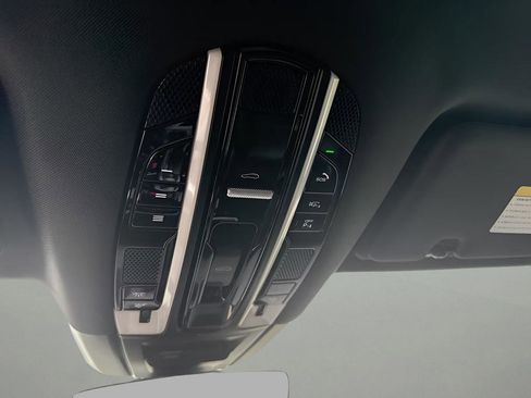 Used 2023 Porsche Cayenne Base image 28