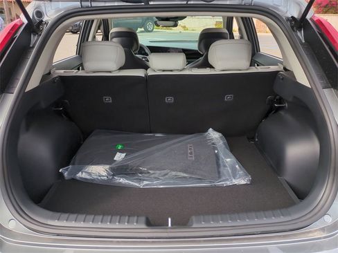New 2025 Kia Niro EX Touring image 28
