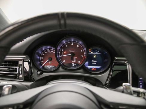 Certified 2024 Porsche Macan Turbo AWD/4WD image 27