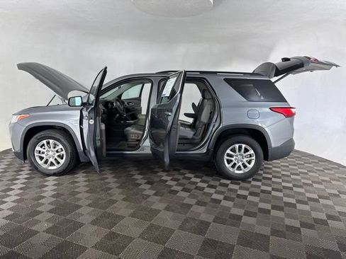 Used 2019 Chevrolet Traverse LT FWD image 11