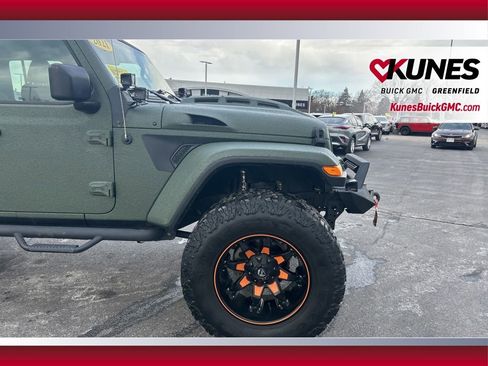 Used 2021 Jeep Gladiator Sport image 15