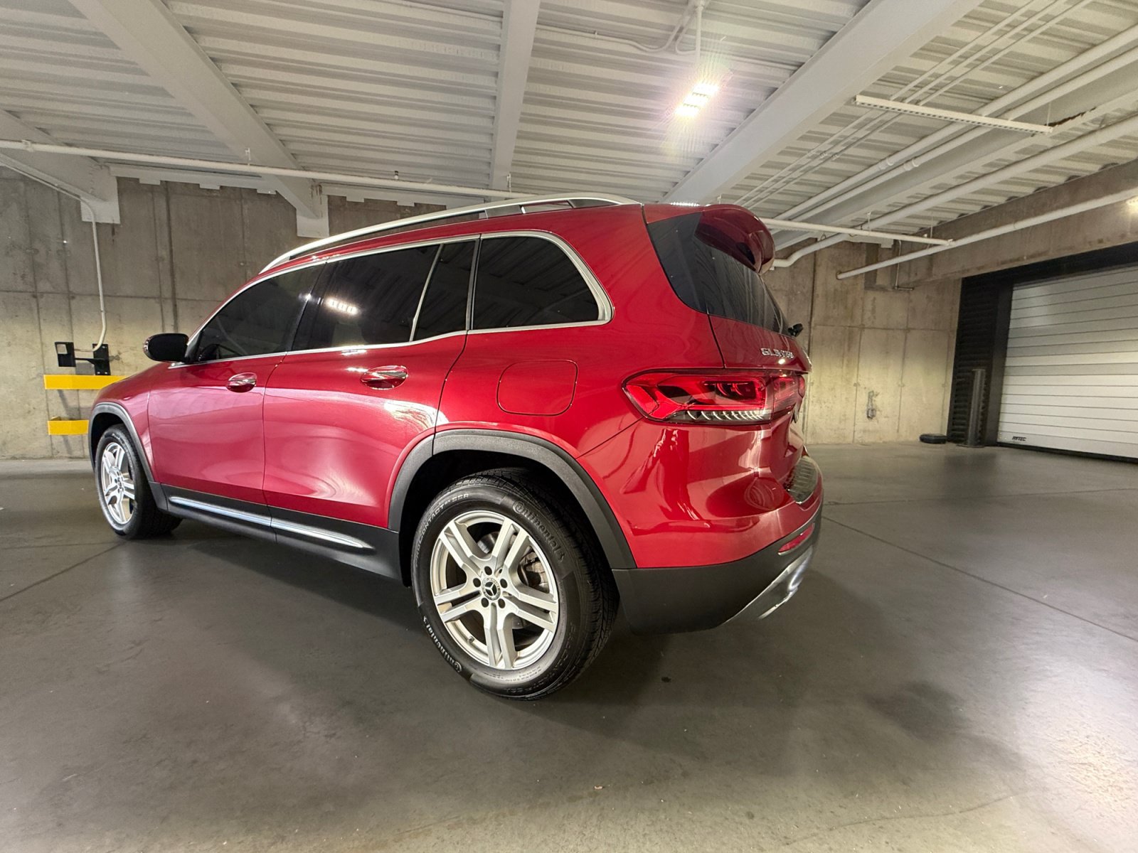 Used 2021 Mercedes-Benz GLB 250 4MATIC image 3