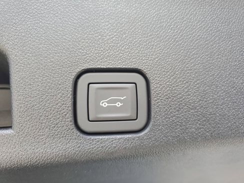 New 2026 Chevrolet Traverse RS image 11