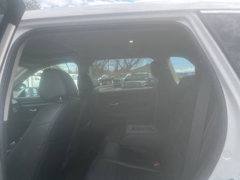 Used 2025 Honda CR-V EX-L image 10