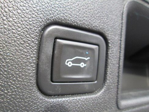 Used 2021 GMC Terrain SLT w/ Infotainment Package II image 13