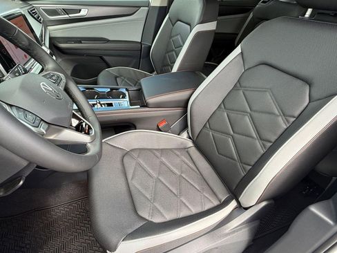 New 2026 Volkswagen Atlas Peak Edition image 5