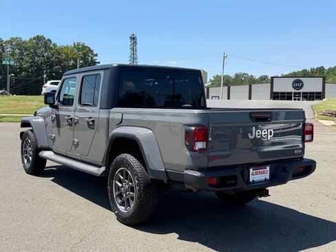 Used 2020 Jeep Gladiator Overland AWD/4WD image 6