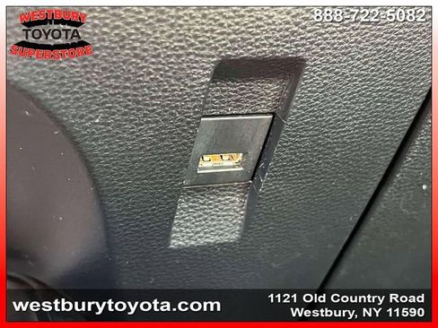 Used 2022 Toyota Corolla LE FWD image 33
