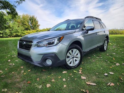 Used 2019 Subaru Outback 2.5i Premium image 16