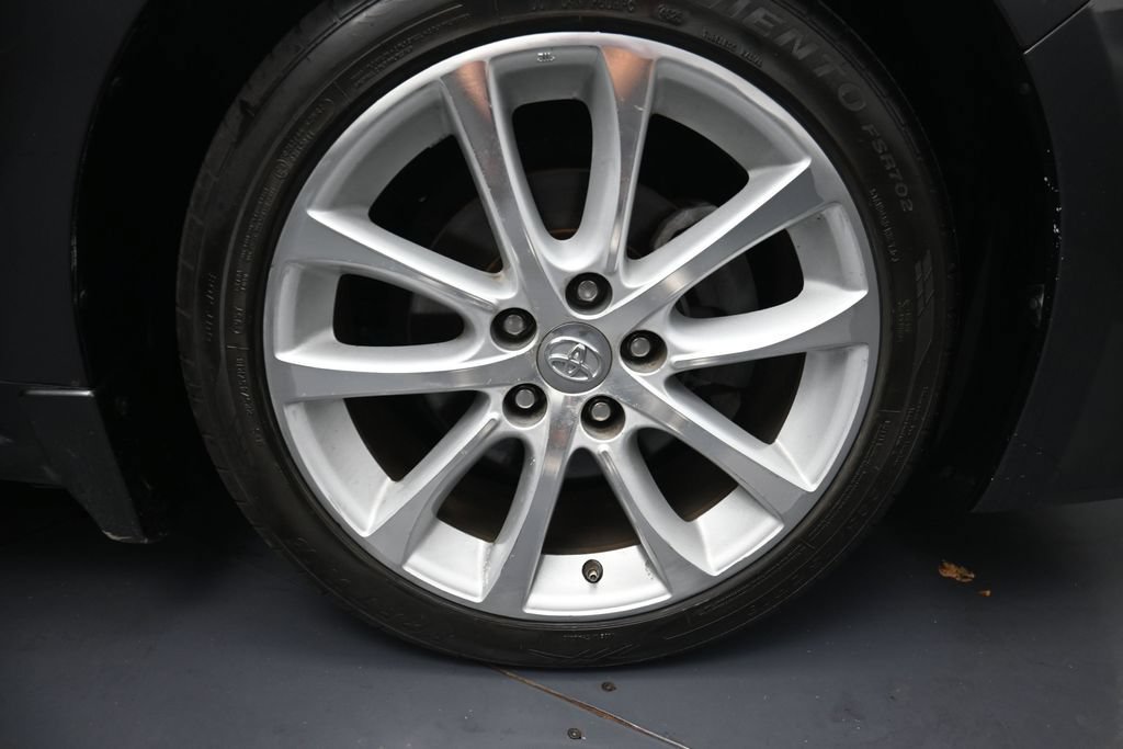 Used 2014 Toyota Avalon Limited w/ Technology Package FWD image 5