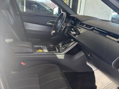 Used 2019 Land Rover Range Rover Velar R-Dynamic SE image 18