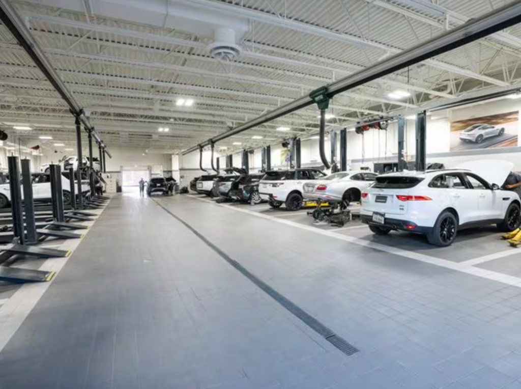 New 2027 Land Rover Range Rover Sport Dynamic SE Plug-In Hybrid AWD/4WD image 30
