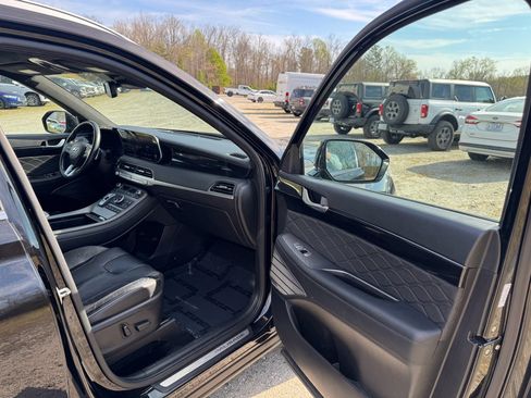 Used 2020 Hyundai Palisade Limited image 16
