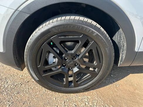 Used 2025 Kia Telluride SX Prestige X-Line AWD/4WD image 2