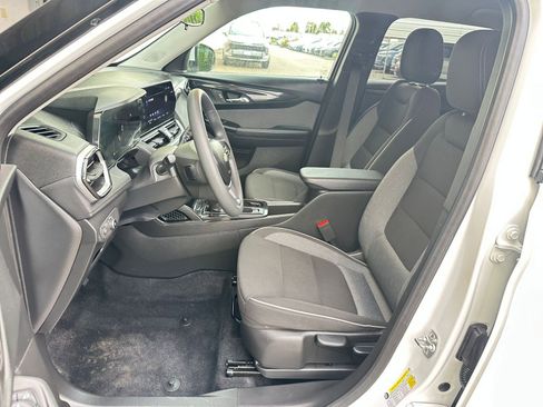Used 2025 Chevrolet TrailBlazer LT image 27