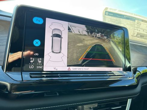 New 2026 Volkswagen Atlas SE FWD image 36