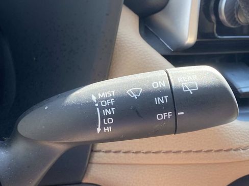 Used 2025 Toyota RAV4 LE AWD/4WD image 32