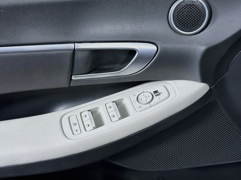 Used 2025 Hyundai Sonata SEL FWD image 15