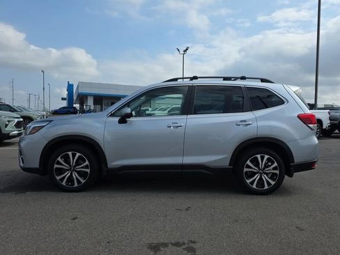 Used 2021 Subaru Forester Limited w/ Popular Package #3 image 2