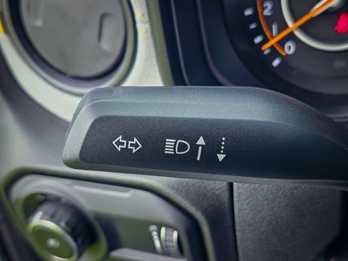 Used 2025 Jeep Wrangler Sport AWD/4WD image 16