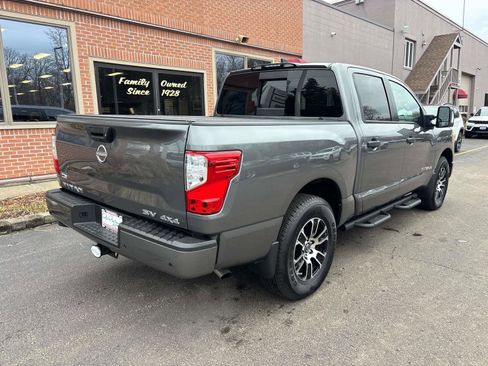 Used 2023 Nissan Titan SV w/ SV Convenience Package image 32